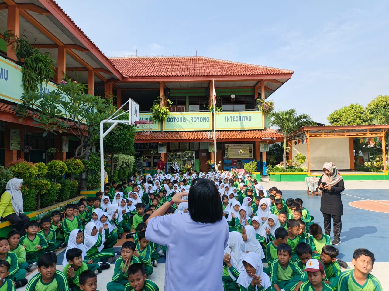 Wisata LiterAsyik Ke SDN Pulo Gebang 24